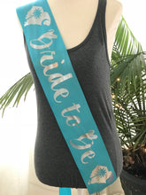 Load image into Gallery viewer, South Carolina Make Up bag. Great Bachelorette or Girls Weekend Favors. Beach Weekend Make up Bag.