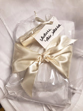 Load image into Gallery viewer, Bachelorette Party Veil