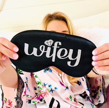 Load image into Gallery viewer, Bachelorette Party Veil