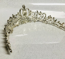 Load image into Gallery viewer, Silver Tiara