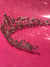 Load image into Gallery viewer, Silver Tiara