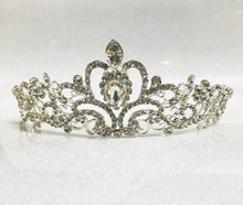 Load image into Gallery viewer, Silver Tiara